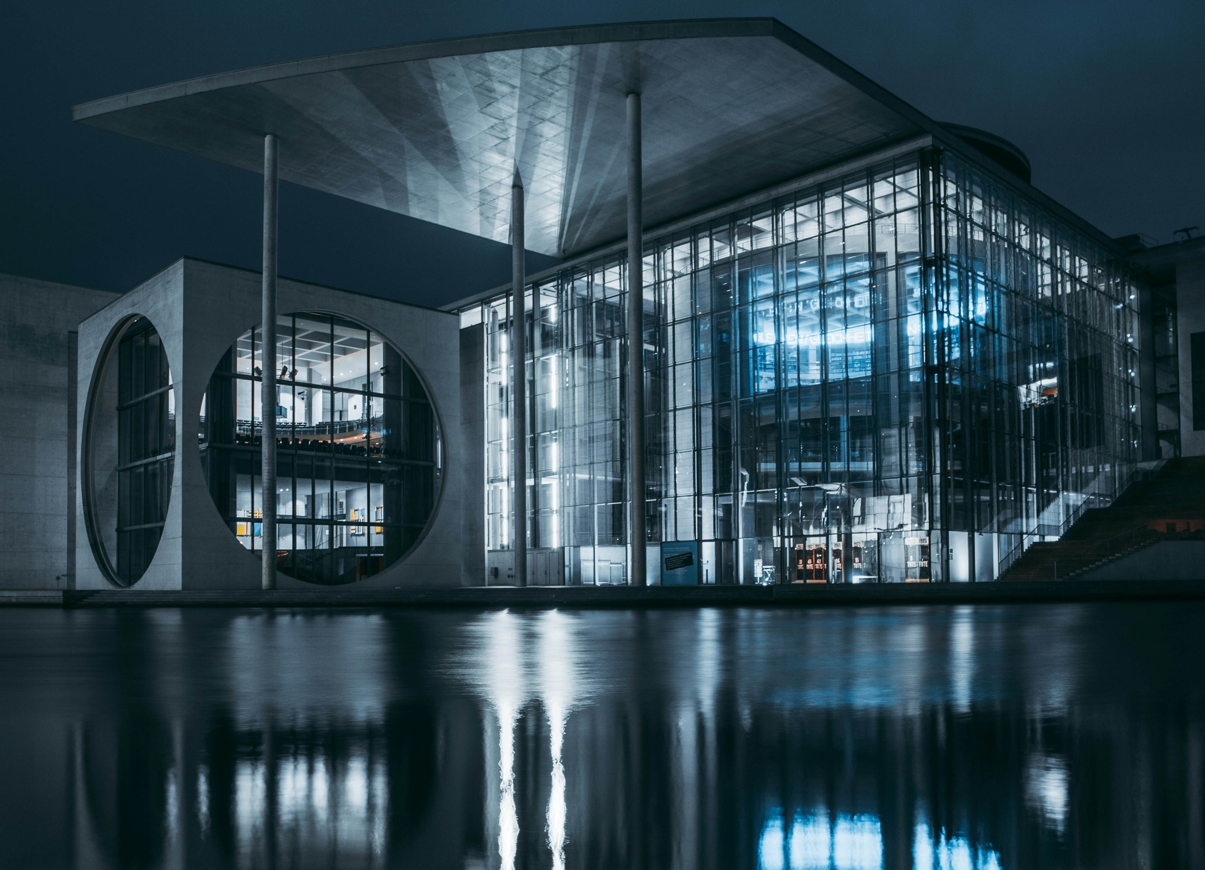 星空游戏-新松机器人与法国达索系统举行战略合作签约仪式 ——携手同行 共筑未来